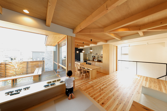 　東京都町田市の新築住宅　　「緑が見渡せるインナーガレージのある家」