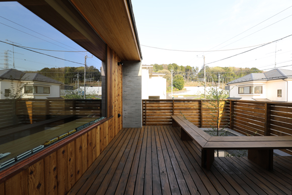 　東京都町田市の新築住宅　　「緑が見渡せるインナーガレージのある家」